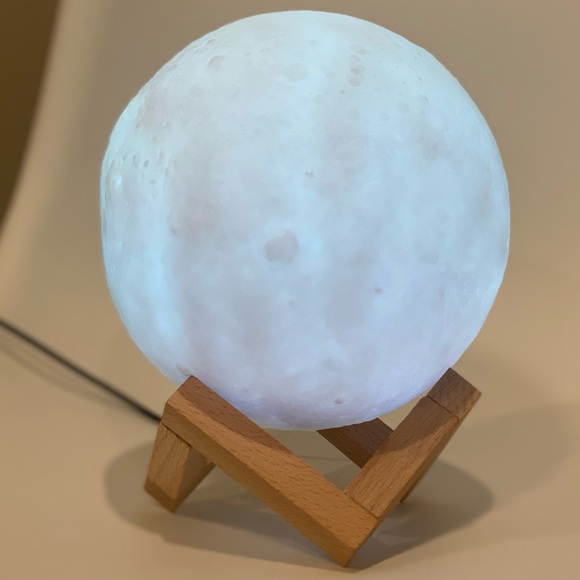 Color Changing Moon Light - Picture 3 of 6